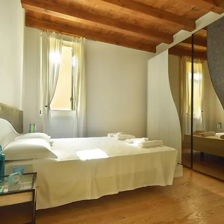 Welc-om Casa A Colori Nel Borgo Apartment